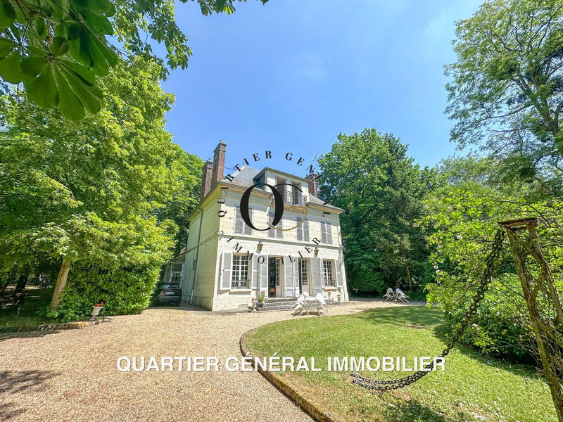 Maison - 300 m² - 6 pièces