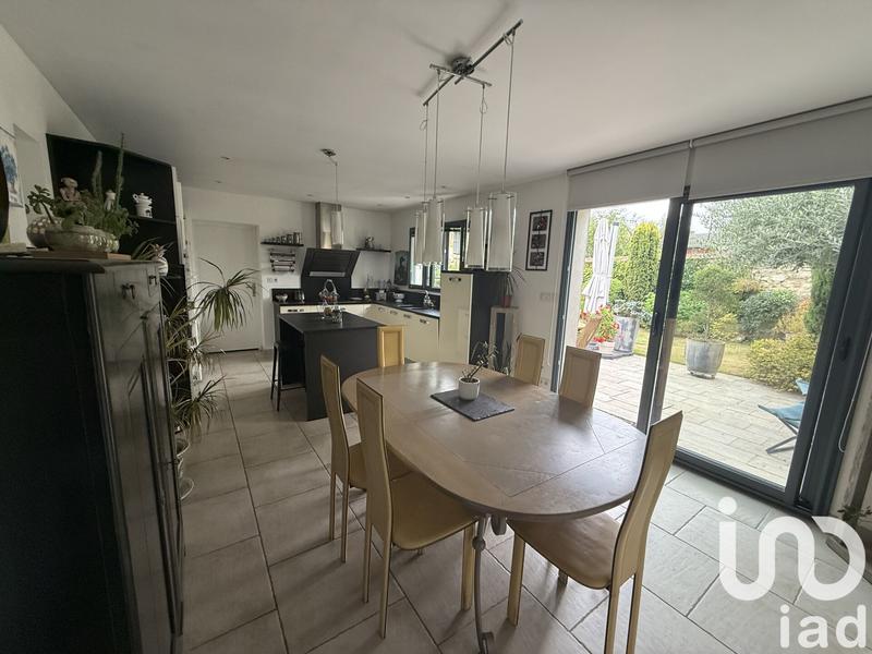 Maison - 211 m² - 6 pièces