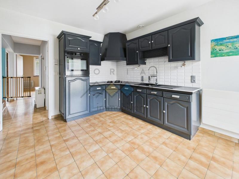 Maison - 121 m² - 7 pièces