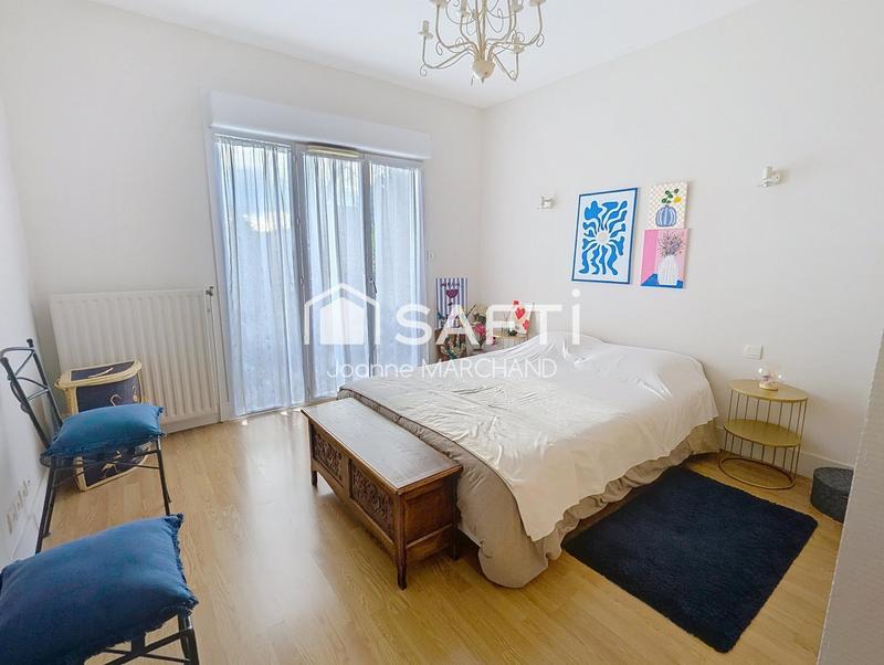 Maison - 230 m² - 7 pièces