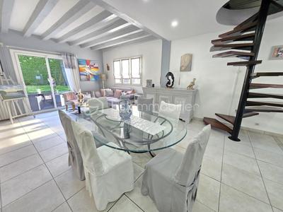 Maison de ville - 133 m² - 5 pièces