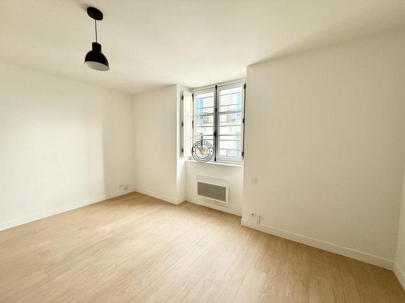 Studio - 24 m² - 1 pièce