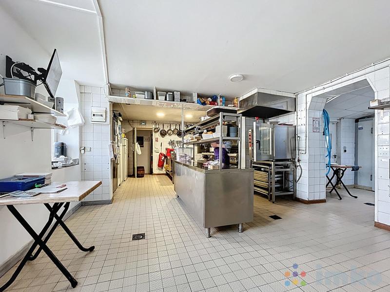 Local commercial - 338 m²