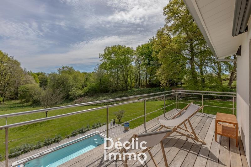 Maison - 210 m² - 6 pièces