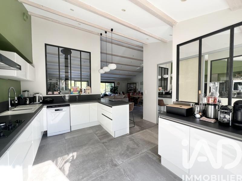 Maison - 183 m² - 7 pièces