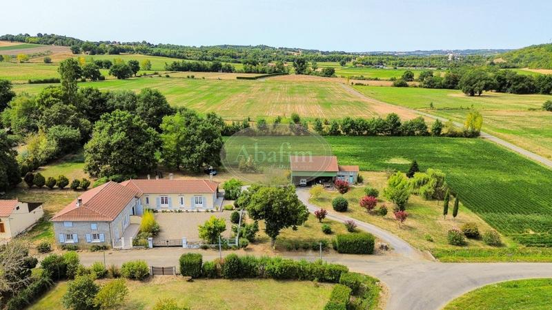 Maison - 200 m² - 9 pièces