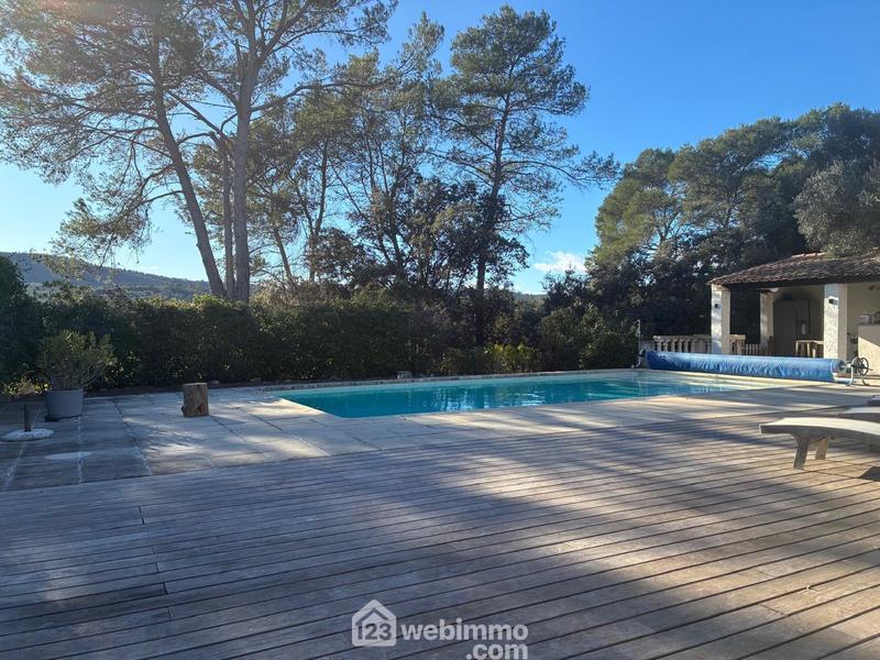 Maison - 163 m² - 8 pièces