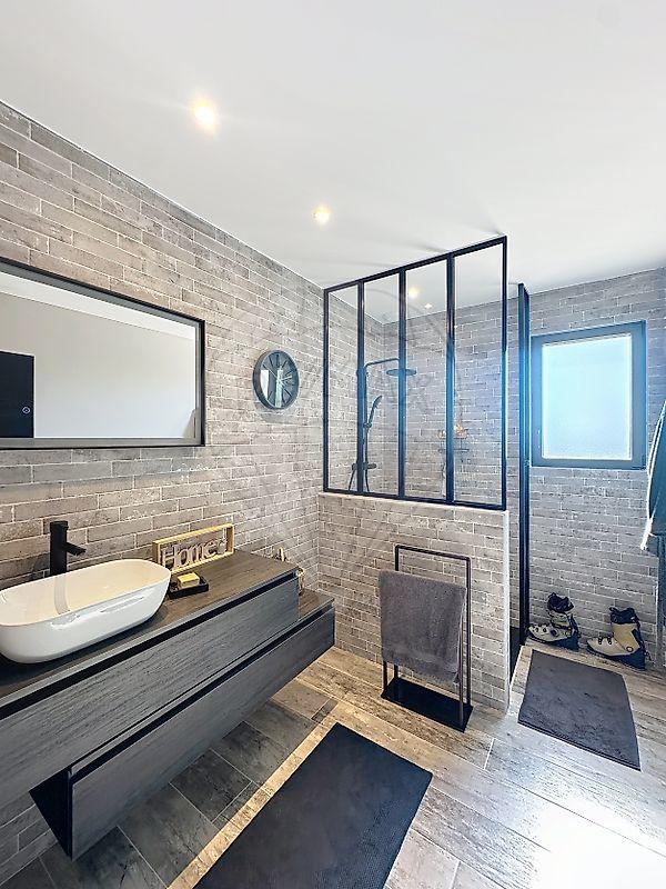 Maison - 105 m² - 4 pièces