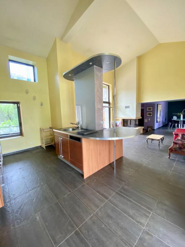 Maison - 250 m² - 6 pièces