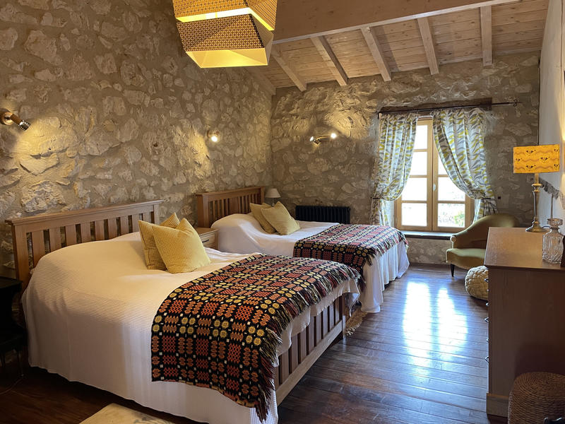 Maison - 277 m² - 11 pièces