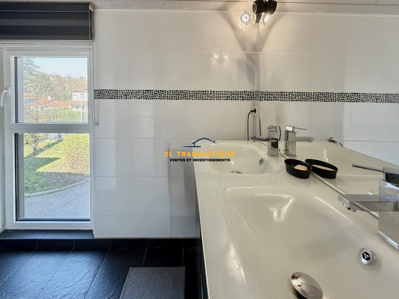 Villa - 160 m² - 5 pièces