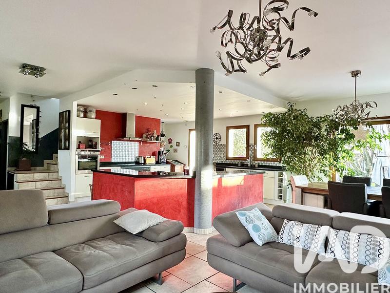 Maison - 161 m² - 7 pièces