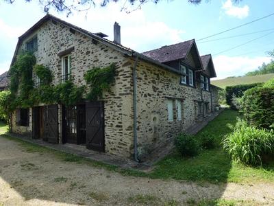 Maison - 440 m² - 16 pièces