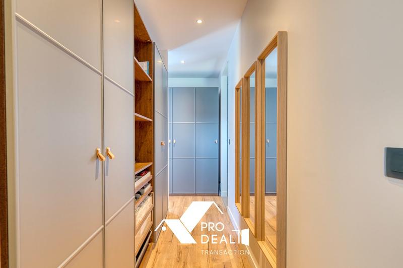 Maison contemporaine - 260 m² - 8 pièces