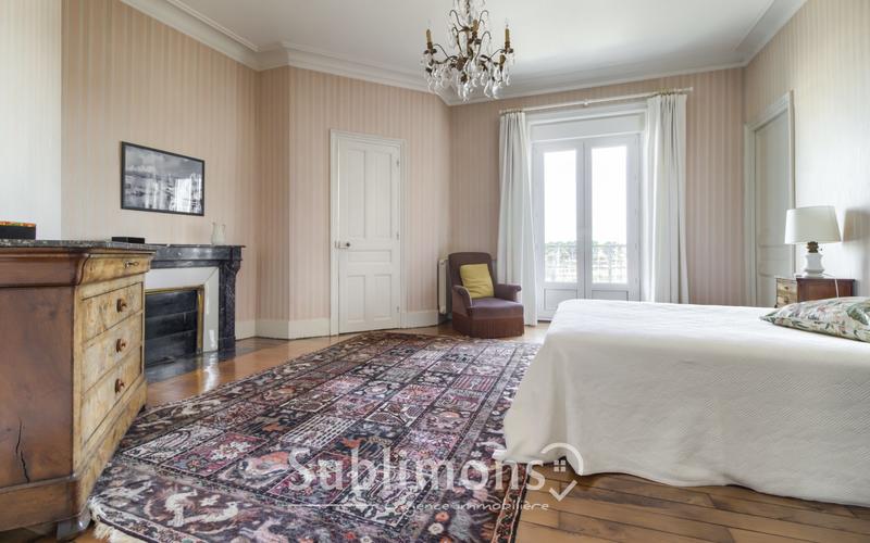 Maison - 274 m² - 8 pièces