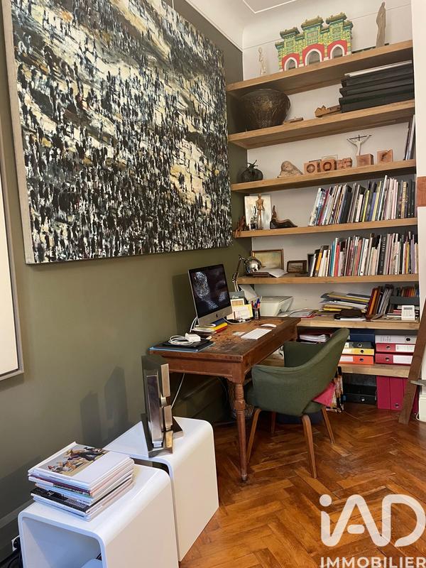 Maison - 270 m² - 9 pièces