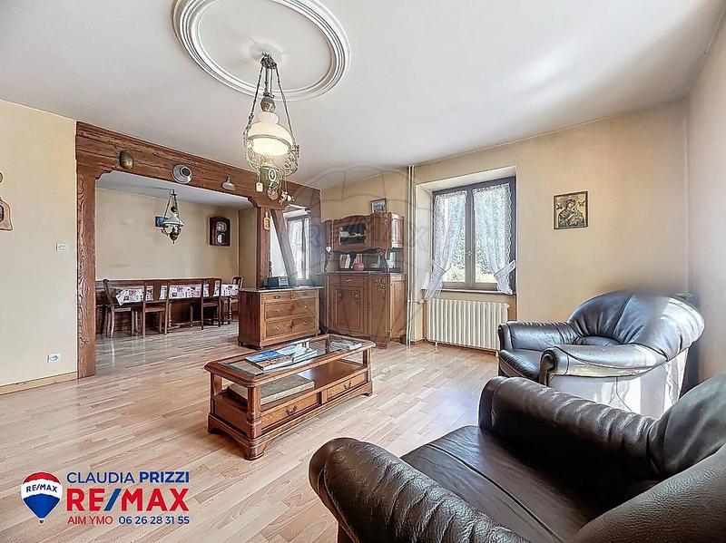 Maison - 255 m² - 9 pièces