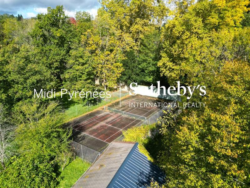 Château - 515 m² - 18 pièces