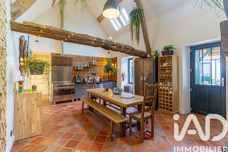 Maison - 233 m² - 7 pièces