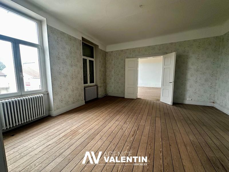 Appartement - 684 m² - 6 pièces