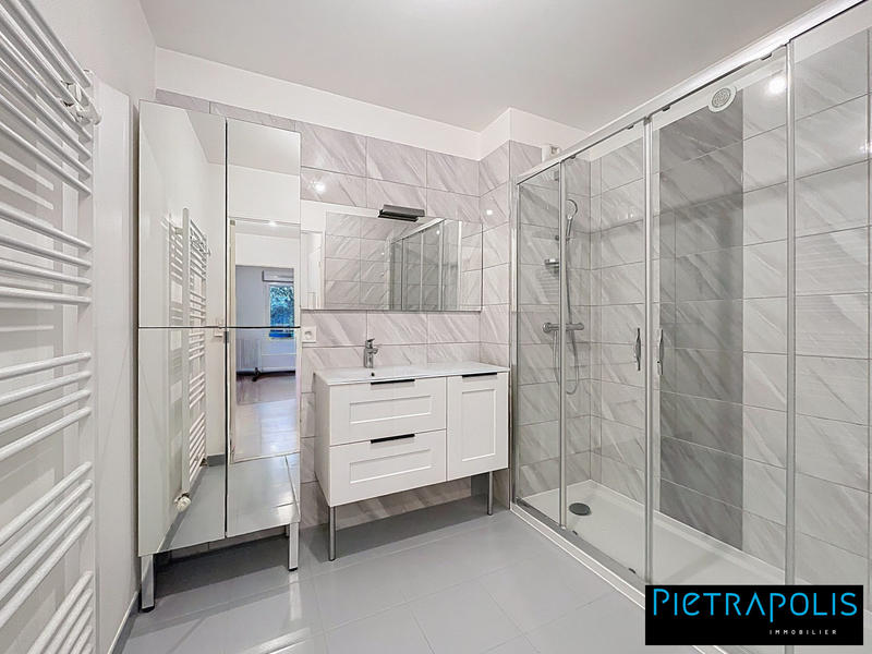 Appartement - 92 m² - 4 pièces