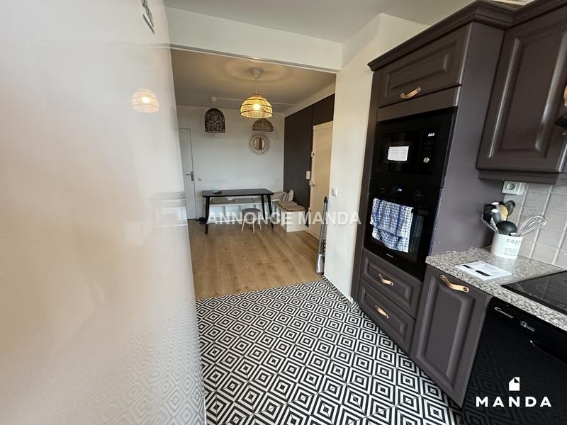 Chambre - 15 m² - 6 pièces