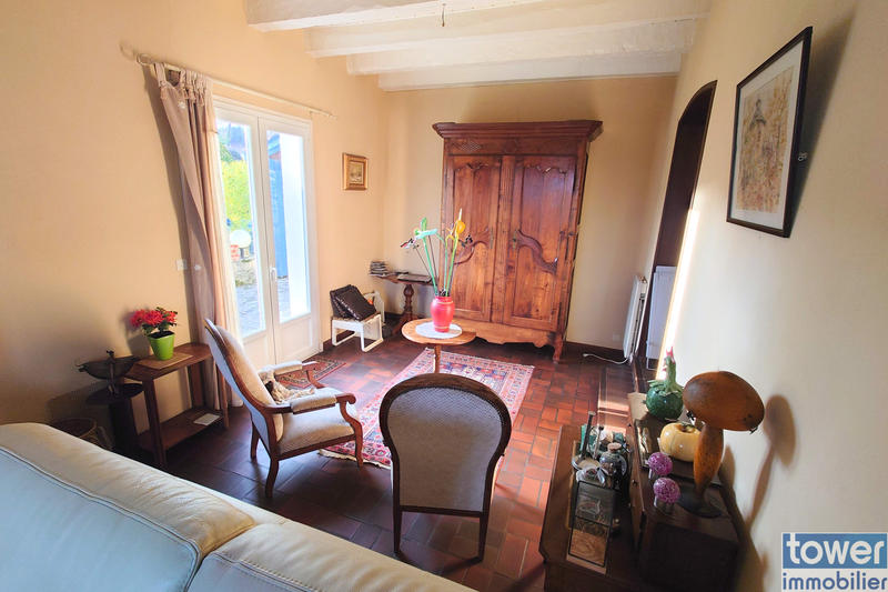 Maison - 220 m² - 10 pièces