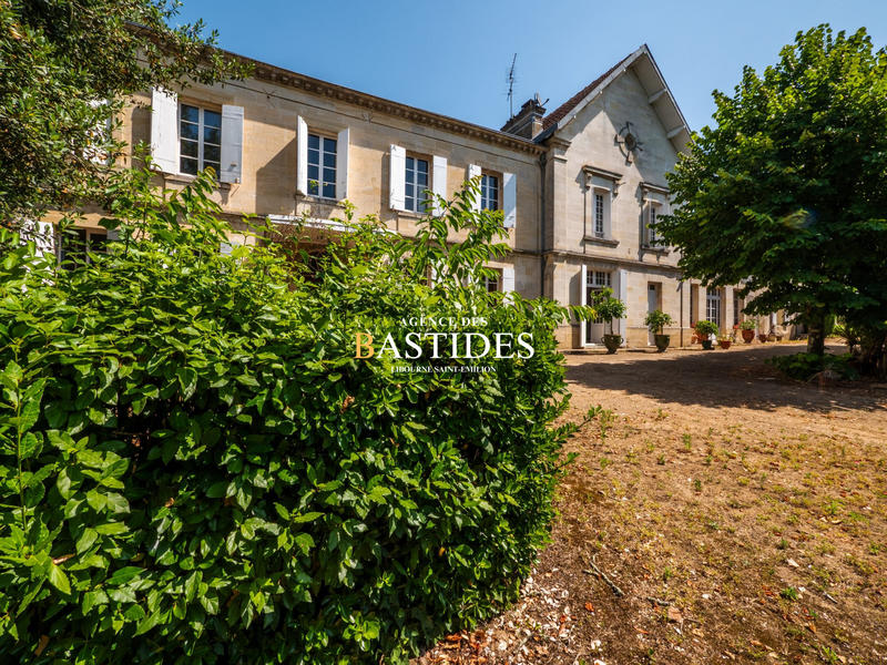 Château - 377 m² - 11 pièces