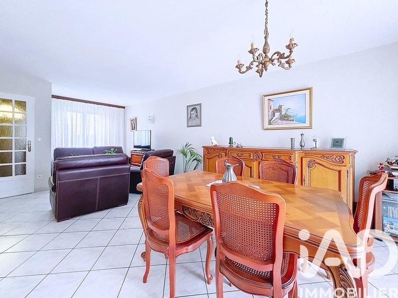 Maison - 92 m² - 5 pièces