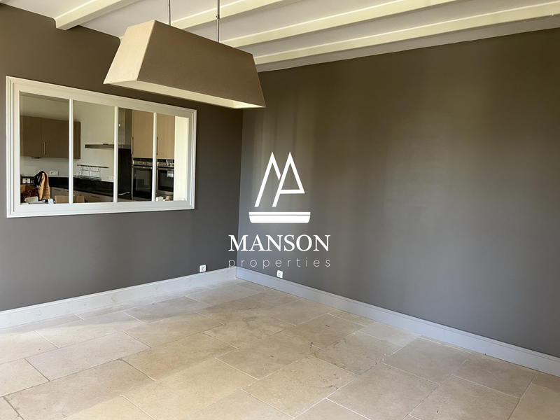 Maison - 350 m² - 10 pièces