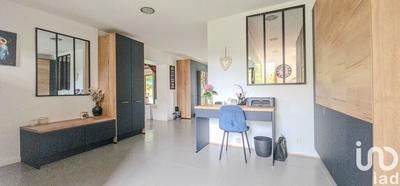 Maison - 235 m² - 8 pièces