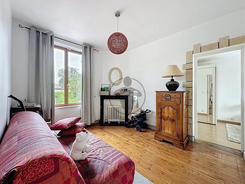 Maison - 162 m² - 8 pièces