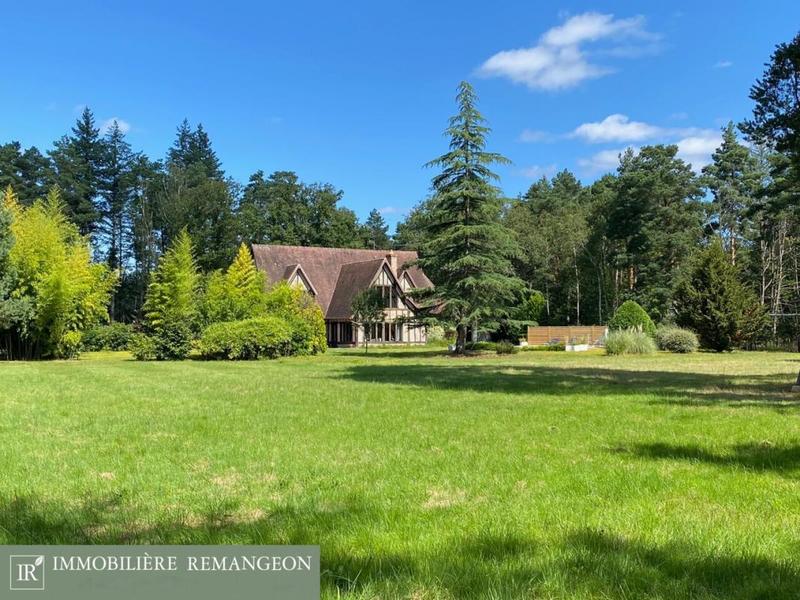 Propriété - 207 m² - 8 pièces