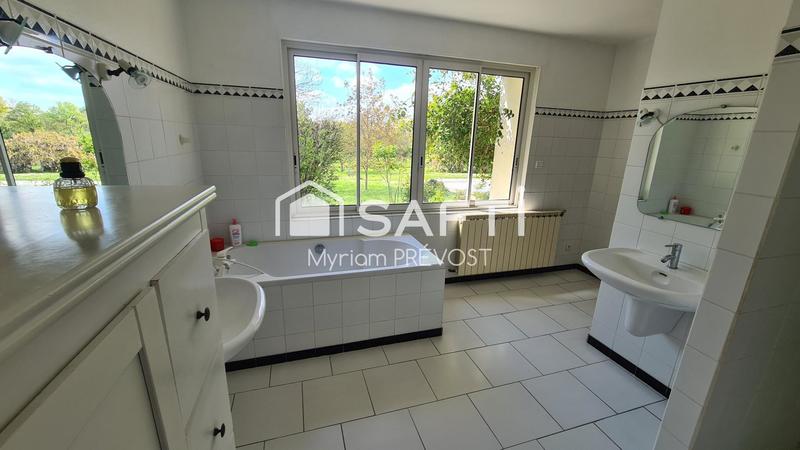 Maison - 264 m² - 11 pièces