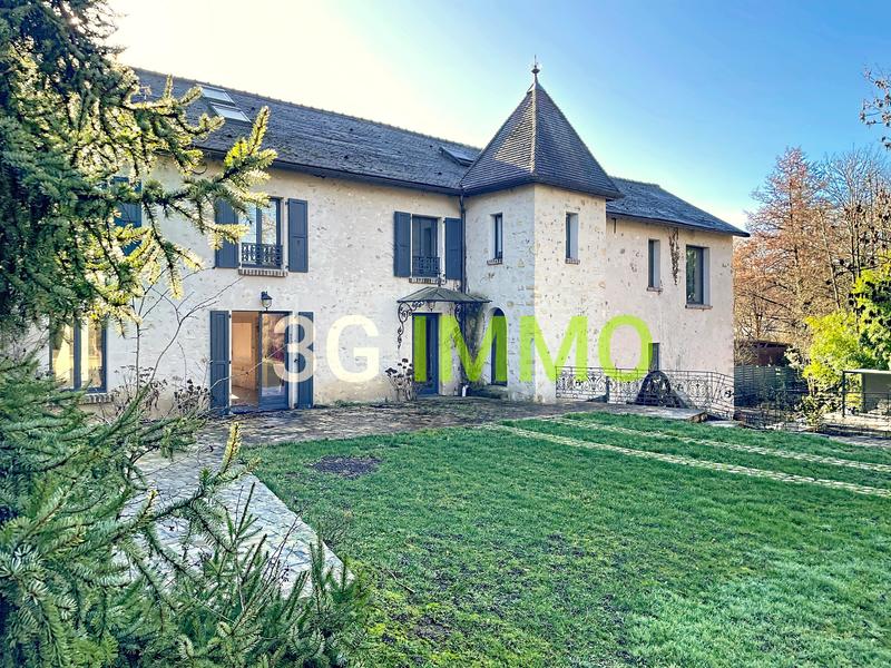 Moulin - 720 m² - 11 pièces