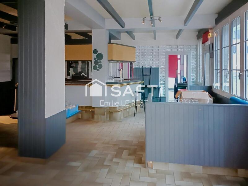 Local commercial - 127 m² - 2 pièces