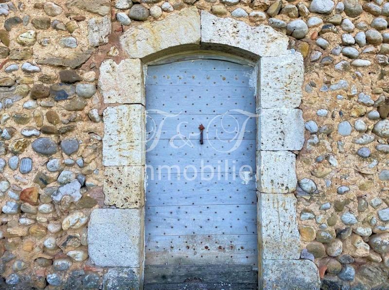 Propriété - 220 m² - 12 pièces