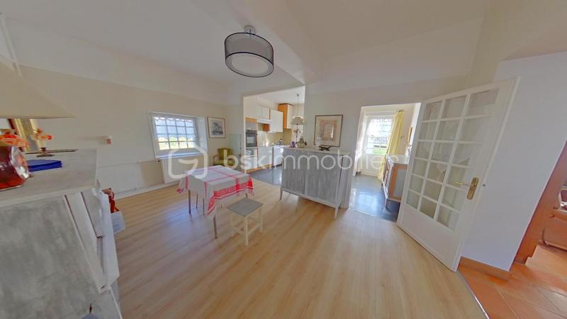 Propriété - 180 m² - 6 pièces