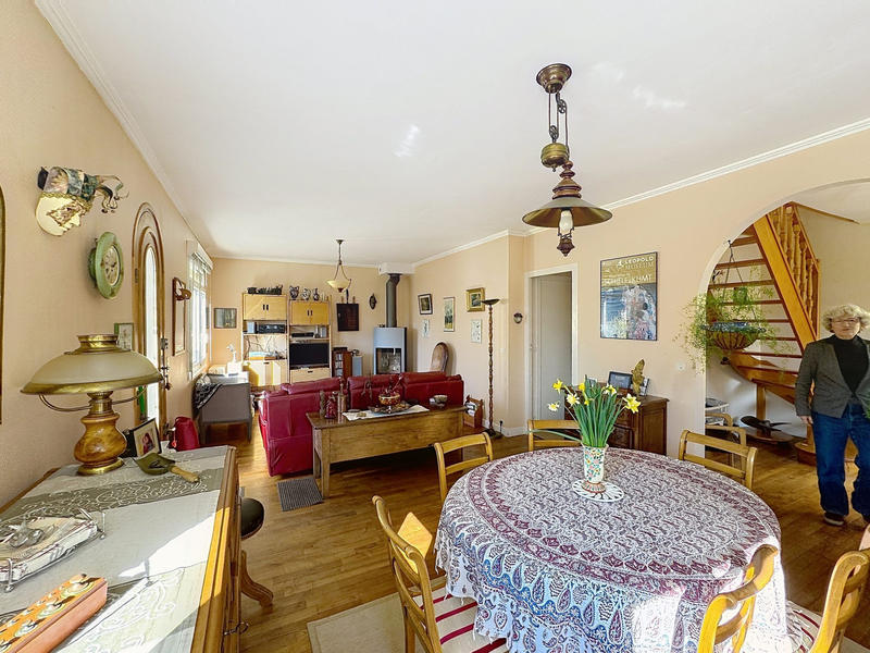 Maison - 102 m² - 6 pièces