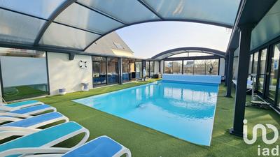 Maison - 260 m² - 11 pièces