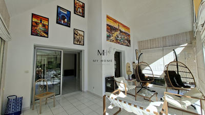 Maison - 237 m² - 7 pièces