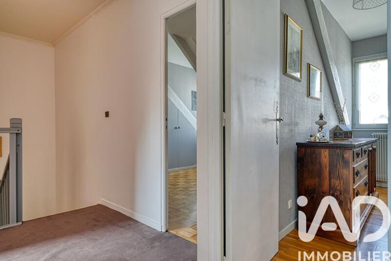 Maison - 177 m² - 7 pièces