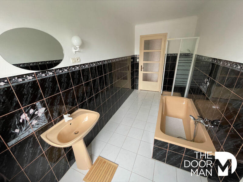 Maison - 186 m² - 6 pièces