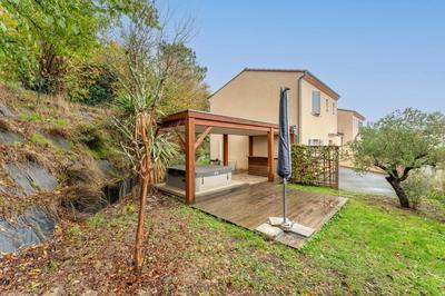 Maison - 96 m² - 5 pièces