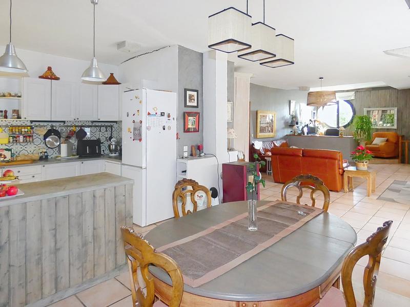 Propriété - 364 m² - 7 pièces