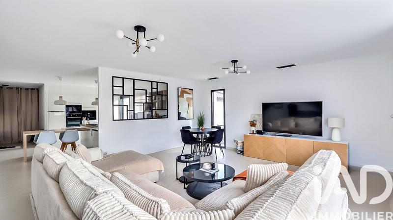 Maison - 140 m² - 5 pièces