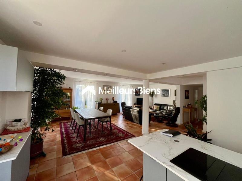 Villa - 175 m² - 8 pièces