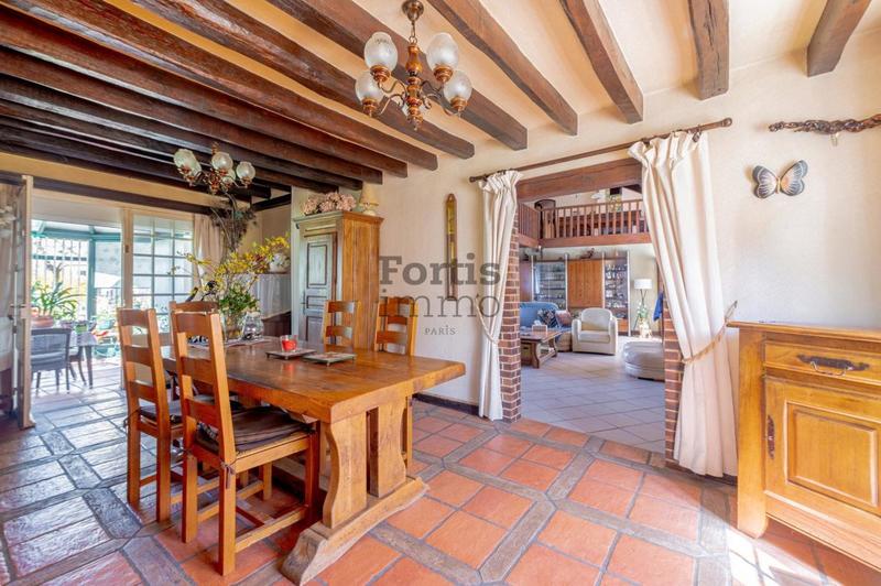 Corps de ferme - 381 m² - 10 pièces