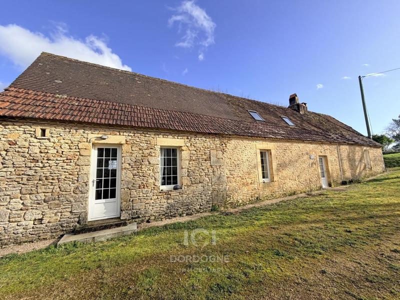 Maison - 329 m² - 2 pièces