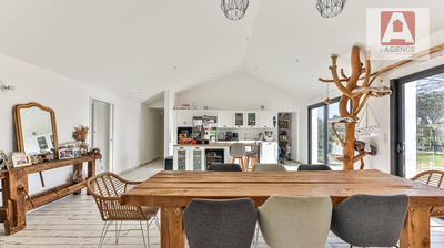 Maison - 140 m² - 5 pièces